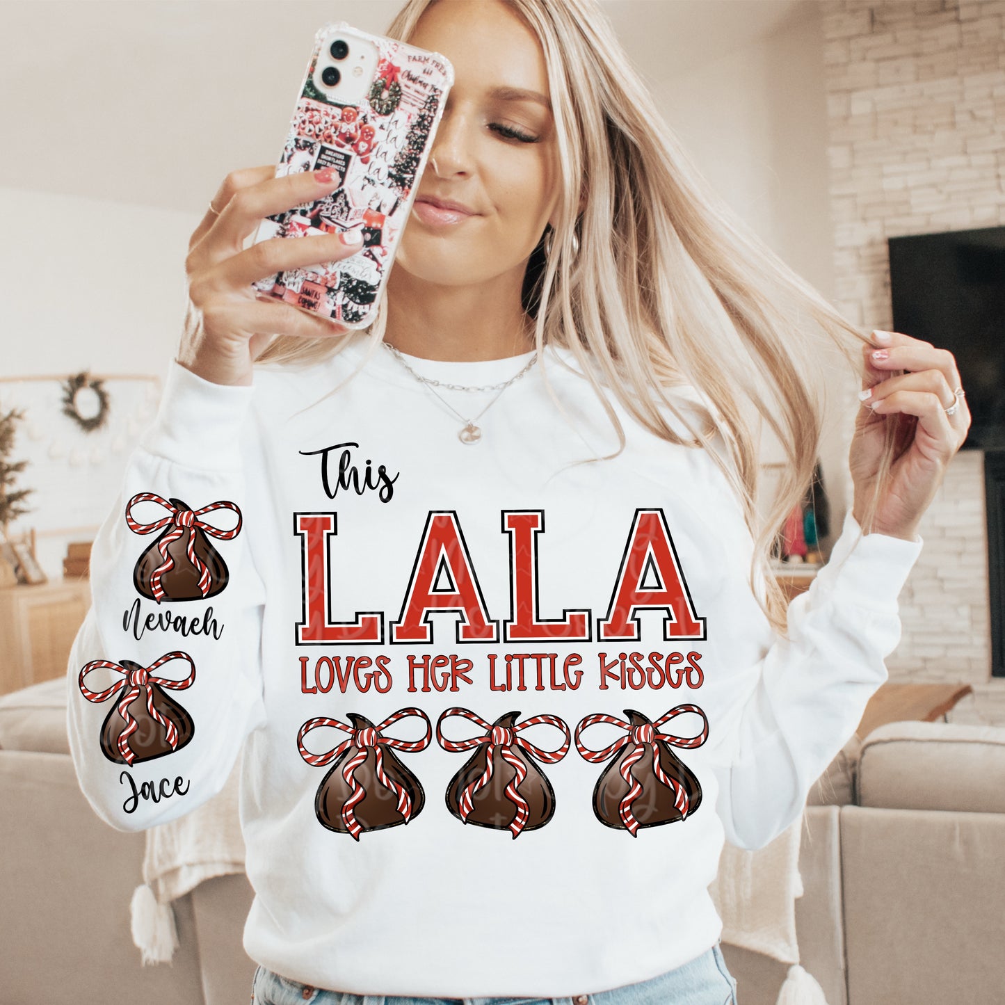 Lala- Loves her kisses